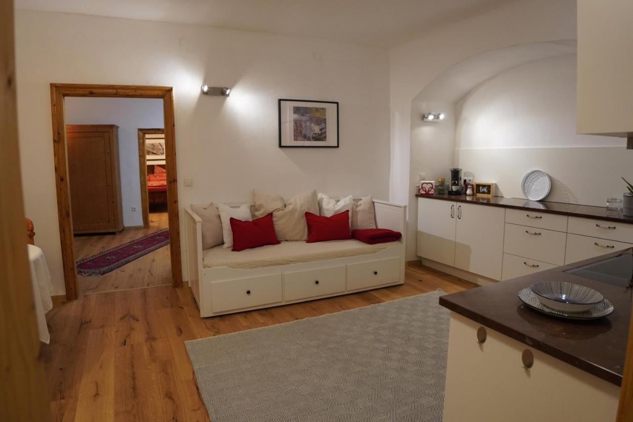 Altstadt Apartment Am Schergentor Hall in Tirol Exterior photo